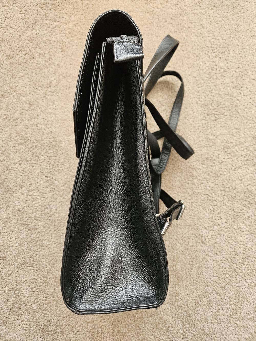 Black Leather Purse / Backpack - Picture 2 of 9